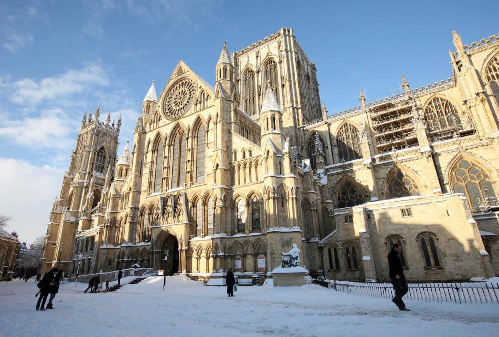 Minster View Apartment At Talbot Court, York Buitenkant foto
