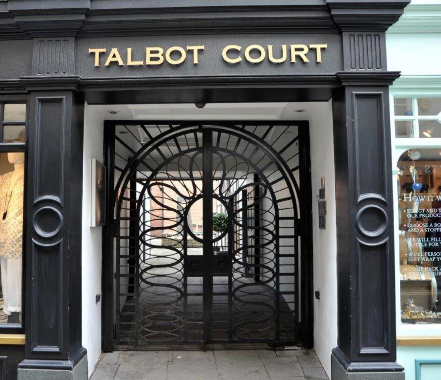 Minster View Apartment At Talbot Court, York Buitenkant foto