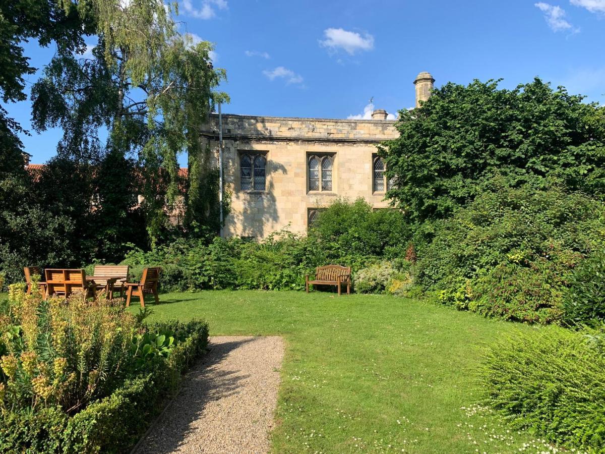 Minster View Apartment At Talbot Court, York Buitenkant foto
