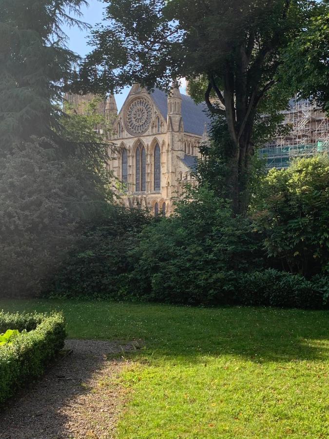 Minster View Apartment At Talbot Court, York Buitenkant foto